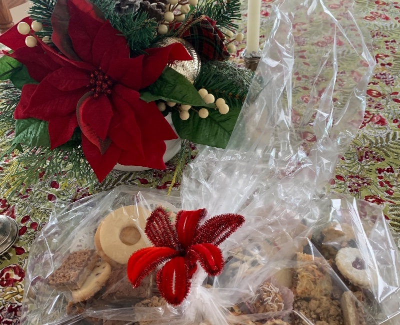 Five-point star cookie with white centre